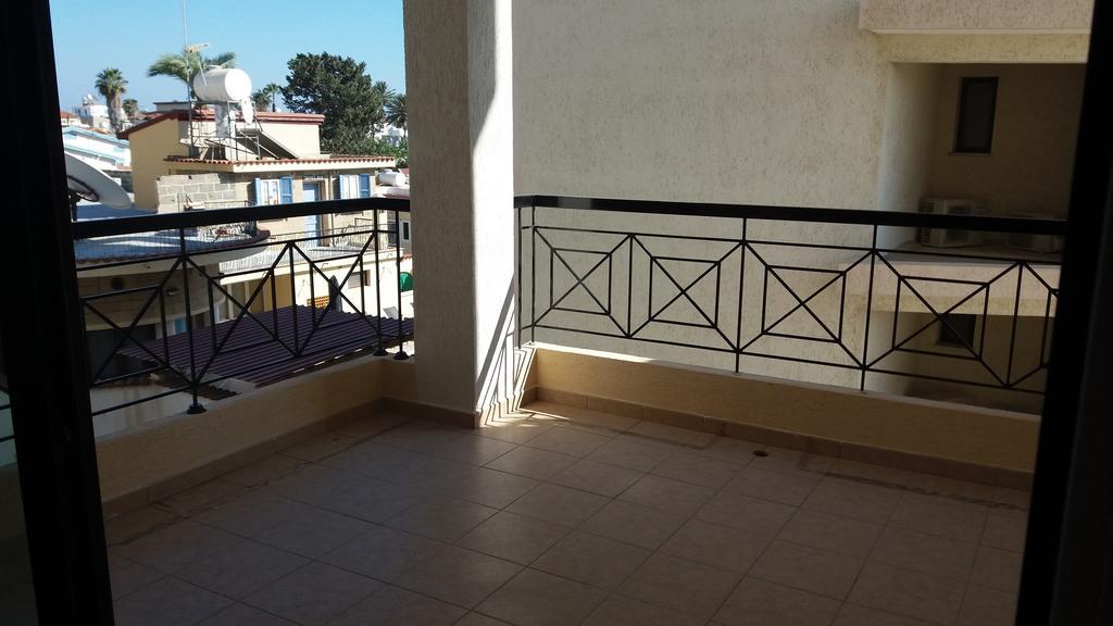 202 Mandritis Court Apartment Ларнака Екстериор снимка