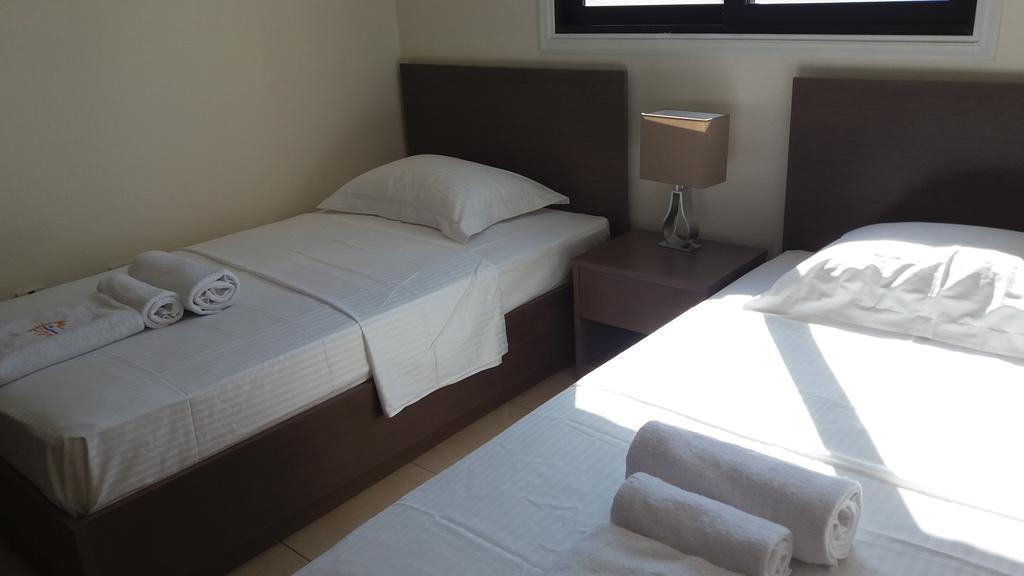 202 Mandritis Court Apartment Ларнака Екстериор снимка