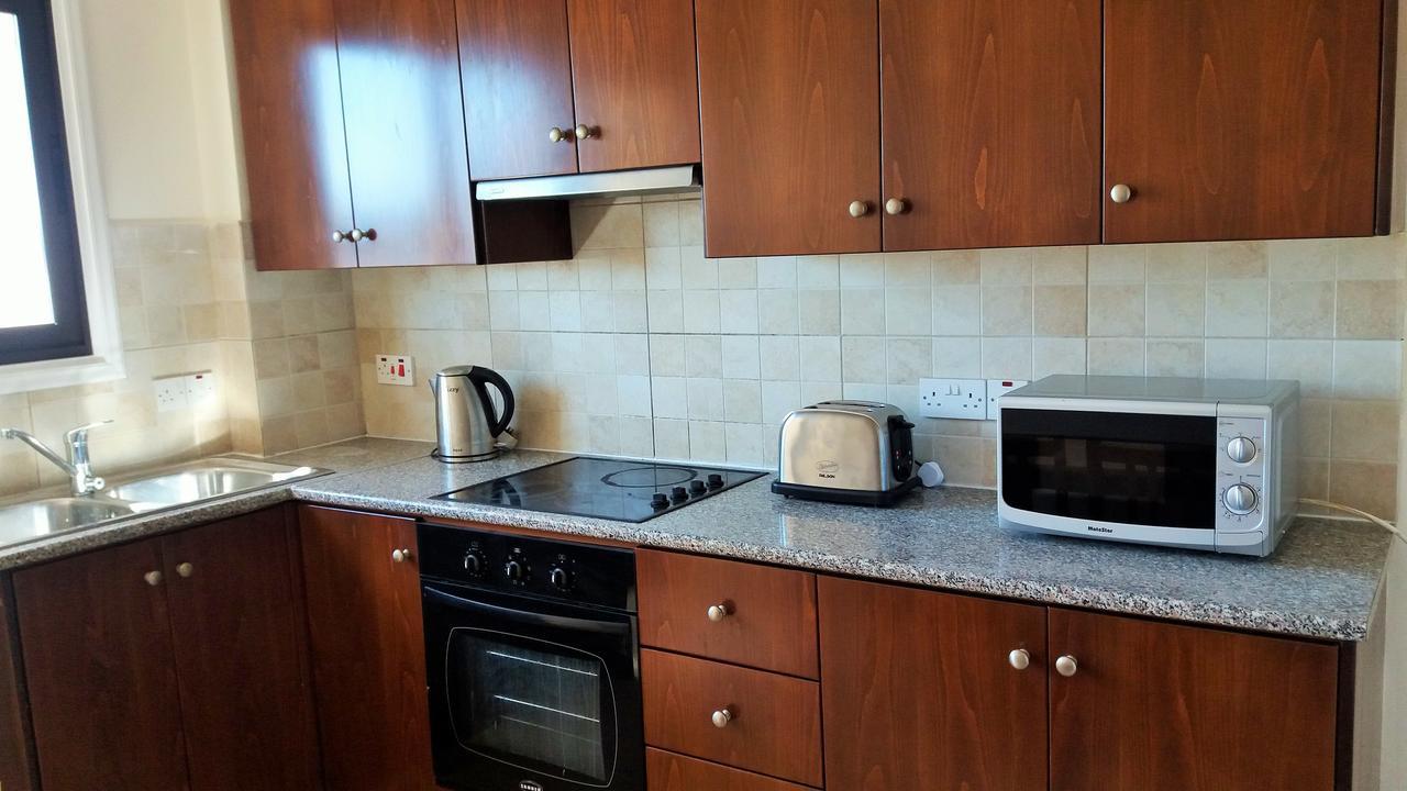 202 Mandritis Court Apartment Ларнака Екстериор снимка